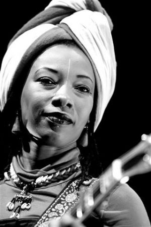 Fatoumata Diawara LantarenVenster 2013 